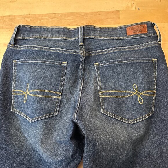 Denizen by Levi's Modern Bootcut Jeans, size 8, medium wash, excellent condition - Picture 4 of 11